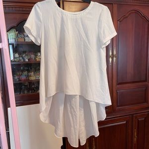 Gorgeous white flowy top